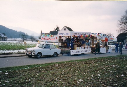 Umzugswagen beim Fasnetsumzug
