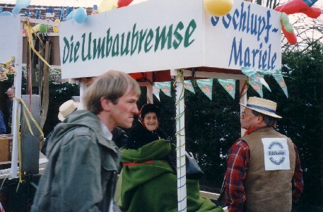 Begegnung am Umzugswagen